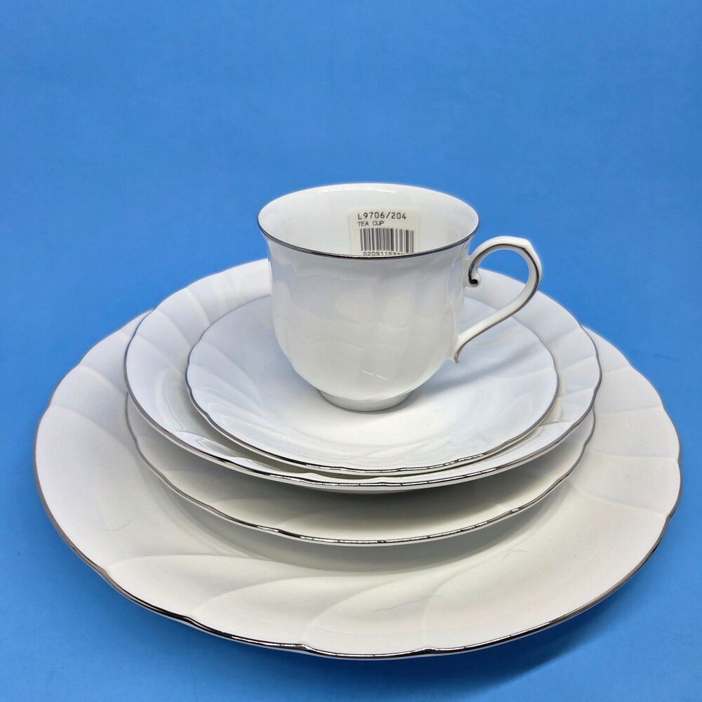 Mikasa Wedding Band Platinum 5 piece place setting New Discontinued
